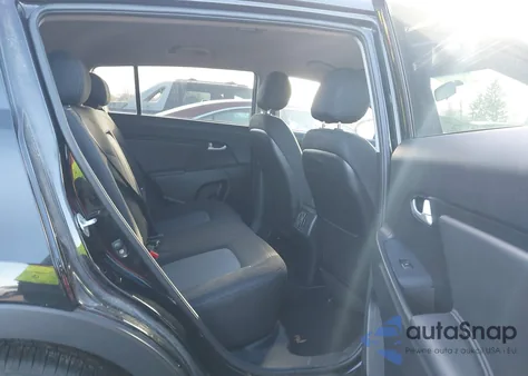 2016 Kia Sportage Lx z USA, uszkodzony, nr VIN KNDPBCAC5G7862974